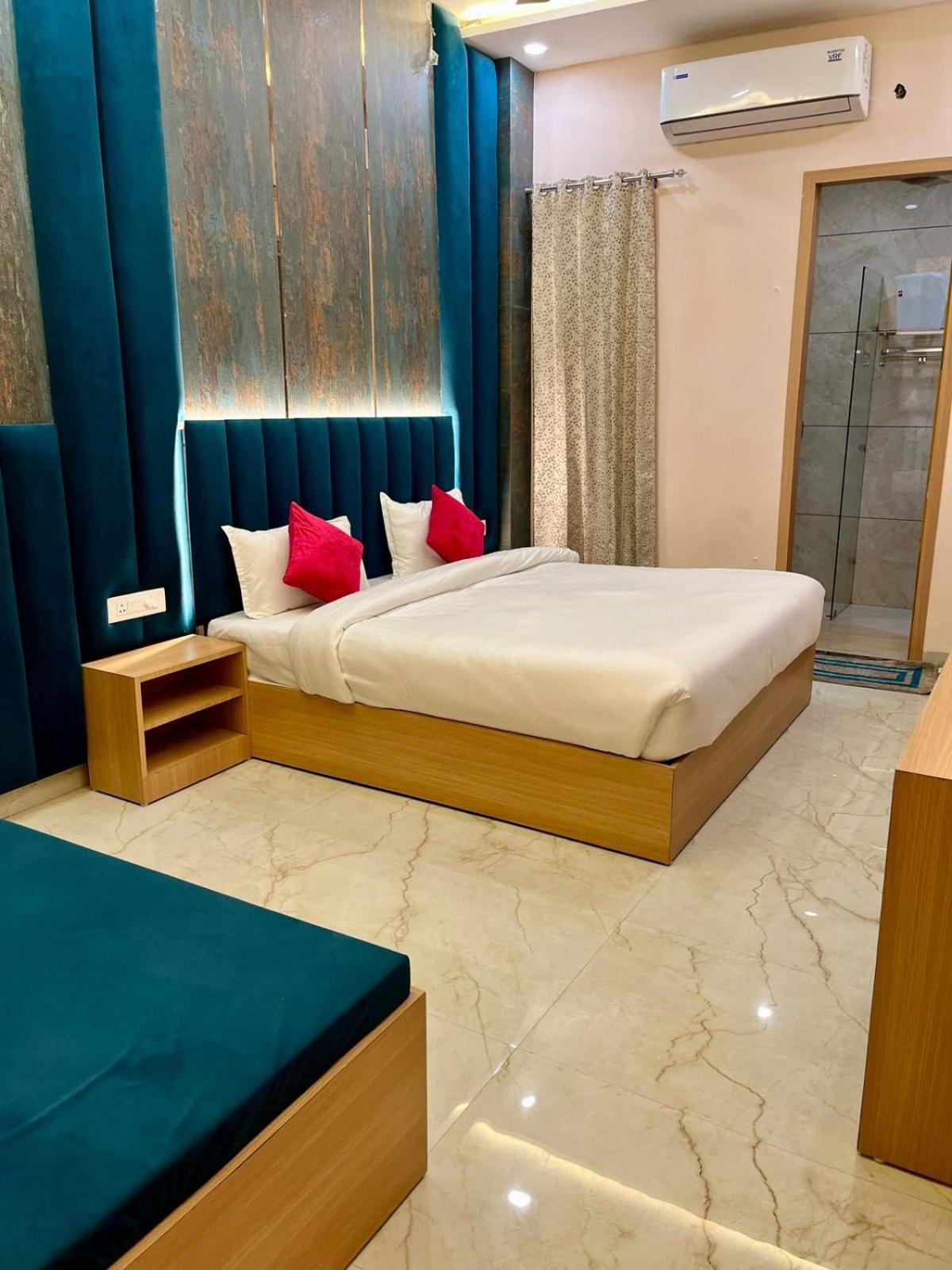 One Earth Pearl Hotel Amritsar